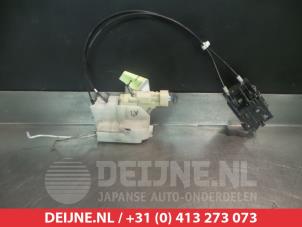 Gebruikte Deurslot Mechaniek 2Deurs rechts Isuzu D-Max 2.5 D Prijs € 50,00 Margeregeling aangeboden door V.Deijne Jap.Auto-onderdelen BV
