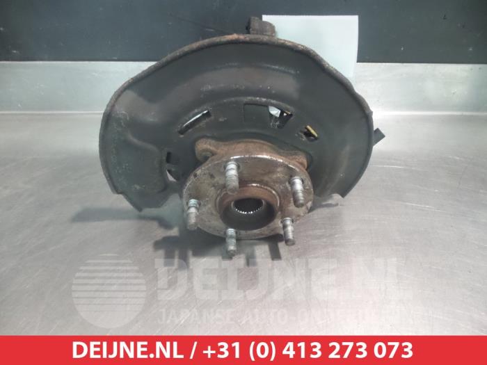 Toyota Avensis Fusee rechts-voor O324213