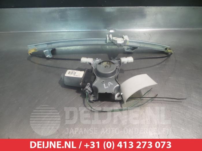 Nissan Primera Ruitmechaniek 4Deurs links-achter O290426