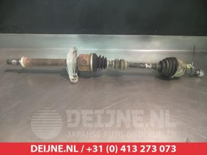 Gebruikte Aandrijfas rechts-voor Nissan Note (E12) 1.5 dCi 90 Prijs € 50,00 Margeregeling aangeboden door V.Deijne Jap.Auto-onderdelen BV