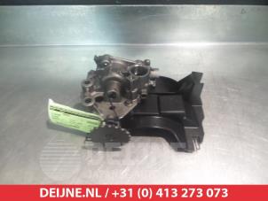 Nissan Qashqai Oliepomp O353466 foto 2