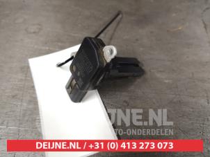 Gebruikte Luchthoeveelheidsmeter Toyota RAV4 (A3) 2.0 16V VVT-i 4x4 Prijs € 40,00 Margeregeling aangeboden door V.Deijne Jap.Auto-onderdelen BV