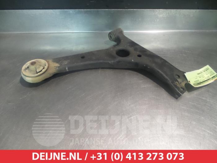 Toyota Corolla Verso Front lower wishbone, right O382743