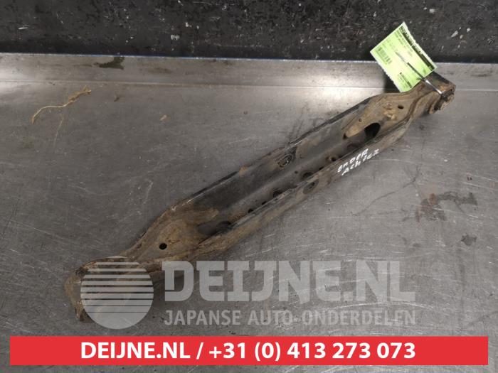 Nissan Qashqai Draagarm rechts-achter O384214