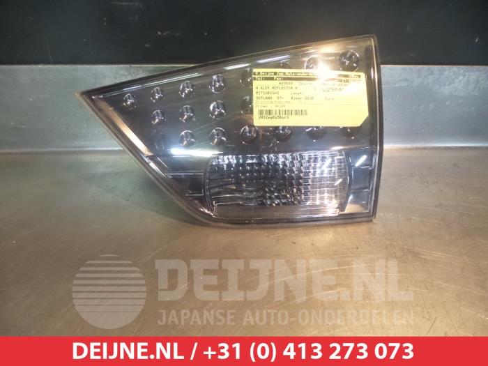 Mitsubishi Outlander Heckklappenreflektor rechts O297159