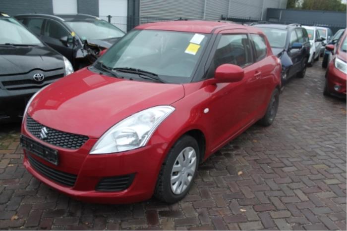 Suzuki Swift Portier 2Deurs links O271381