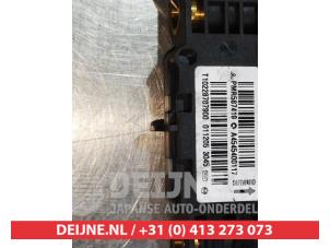 Mitsubishi Colt Airbag-Sensor O334453 foto 4