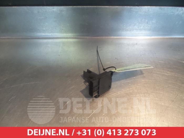 Gebruikte Luchtregelklep Toyota Avensis (T22) 1.8 16V VVT-i Prijs € 20,00 Margeregeling aangeboden door V.Deijne Jap.Auto-onderdelen BV