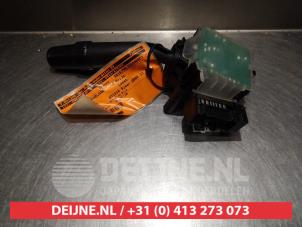 Toyota Avensis Ruitenwis Schakelaar O310323 foto 3