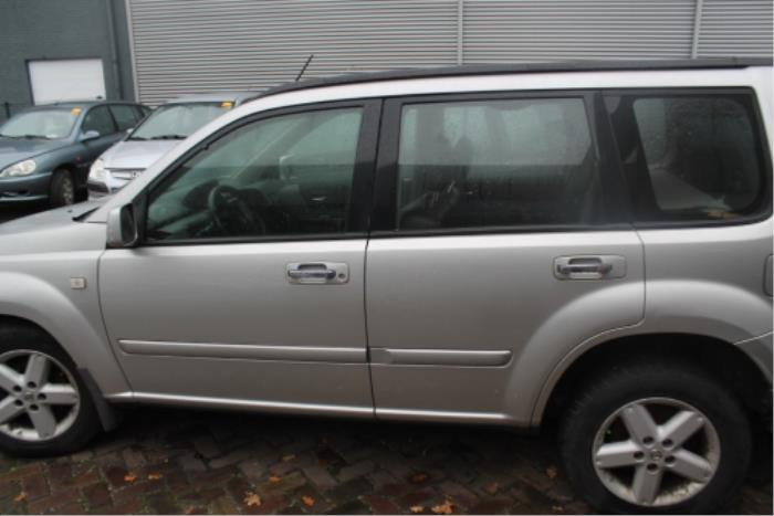 Nissan X-Trail Portier 4Deurs links-achter O285045