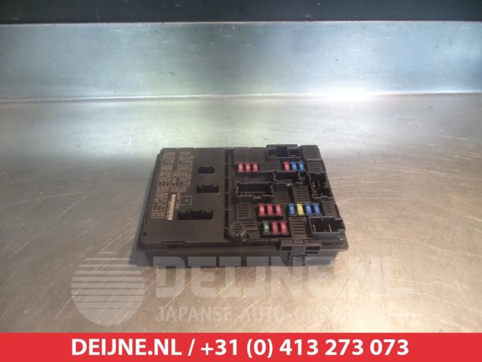 Nissan Micra Sicherungskasten O350290