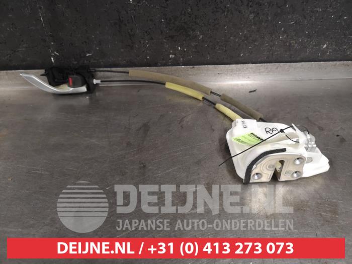 Mazda CX-3 Deurslot Mechaniek 4Deurs rechts-achter O281359