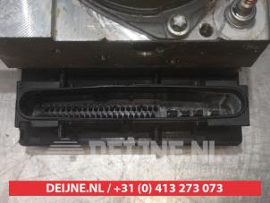 Toyota Verso ABS pump O338621 photo 4