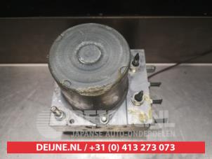 Toyota Verso ABS pump O338621 photo 2