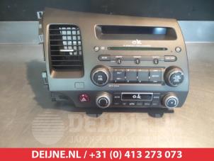 Gebruikte Radio Honda Civic (FA/FD) 1.3 Hybrid Prijs € 100,00 Margeregeling aangeboden door V.Deijne Jap.Auto-onderdelen BV