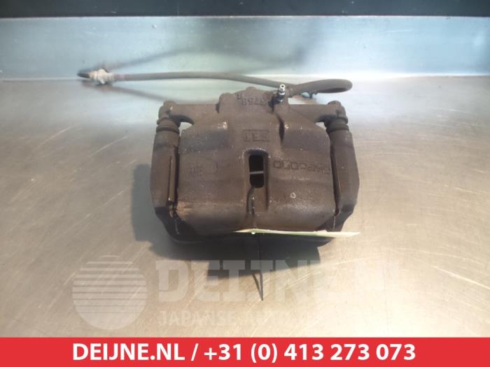 Nissan Qashqai Remklauw (Tang) links-voor O324913