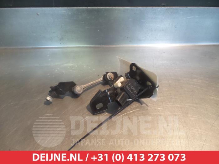 Mitsubishi ASX Xenon hoogteregelaar O266867