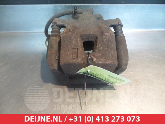 Toyota Previa Remklauw (Tang) rechts-voor O326845