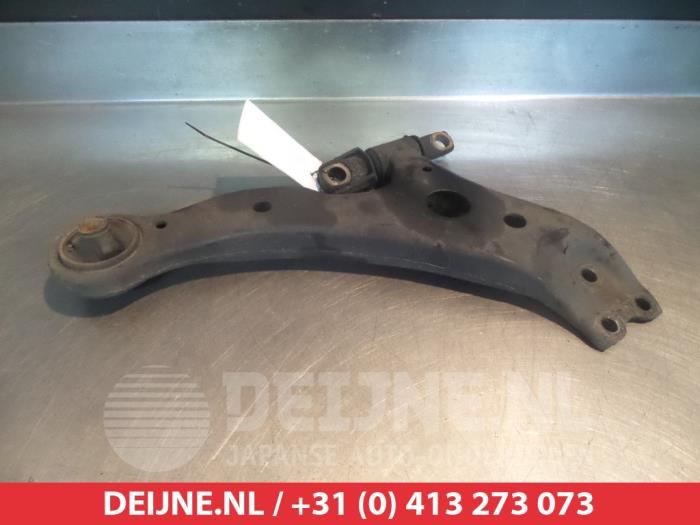 Toyota Previa Draagarm onder rechts-voor O382722