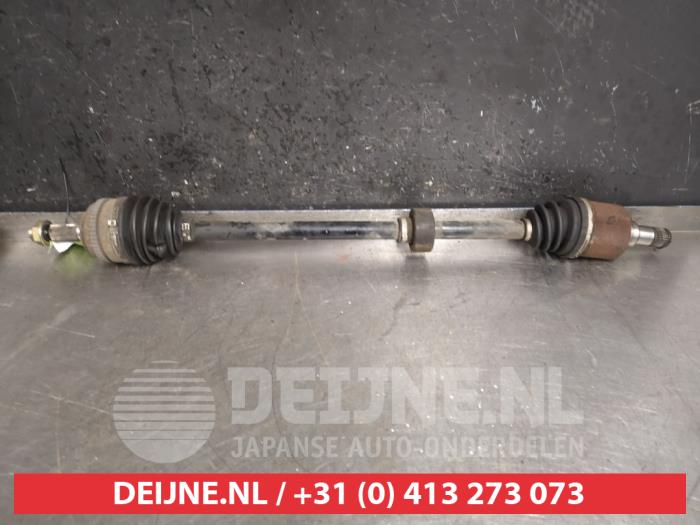 Gebruikte Aandrijfas rechts-voor Honda Civic (EP/EU) 1.7 CTDi 16V Prijs € 50,00 Margeregeling aangeboden door V.Deijne Jap.Auto-onderdelen BV