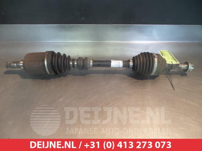 Gebruikte Steekas links-voor Nissan Qashqai (J10) 1.5 dCi Prijs € 50,00 Margeregeling aangeboden door V.Deijne Jap.Auto-onderdelen BV