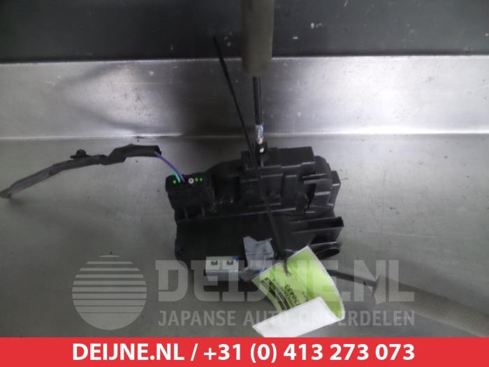 Nissan Pulsar Deurslot Mechaniek 4Deurs links-achter O280154