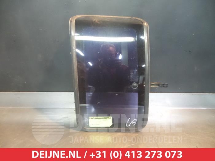 Nissan King Cab Window 2-door, rear left O286905