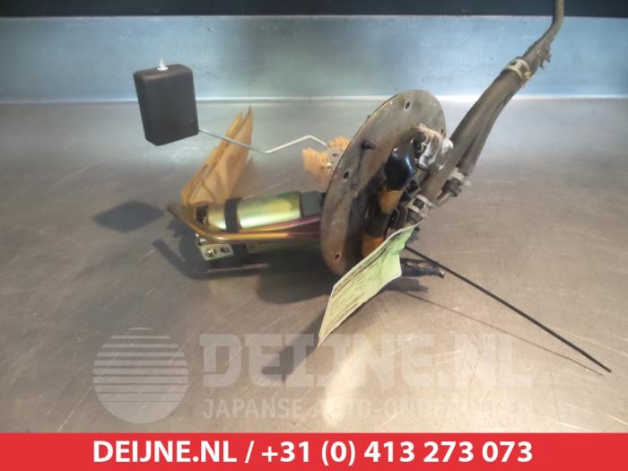 Gebruikte Tank element Pomp Mazda 323 (BA12) 1.5i 16V Prijs € 30,00 Margeregeling aangeboden door V.Deijne Jap.Auto-onderdelen BV