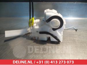 Suzuki Vitara Front door lock mechanism 4-door, right O281182 photo 2