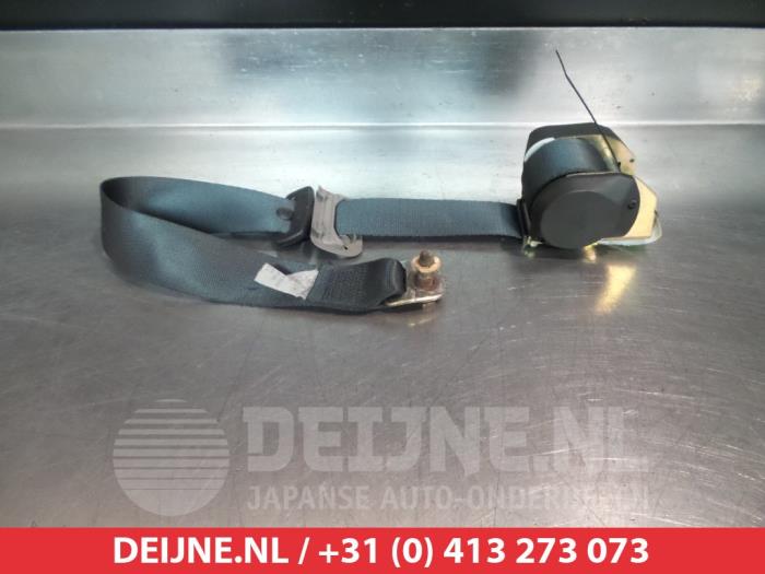 Nissan Primera Rear seatbelt, right O315947