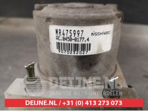 Mitsubishi Galant ABS Pomp O338020 foto 2