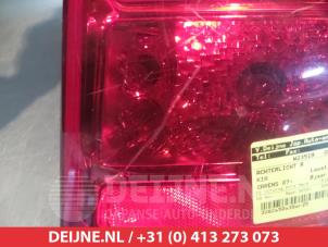 Kia Carens Taillight, right O299515 photo 2