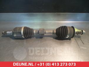 Gebruikte Aandrijfas links-voor Suzuki Vitara (LY/MY) 1.6 16V DDiS Prijs € 100,00 Margeregeling aangeboden door V.Deijne Jap.Auto-onderdelen BV