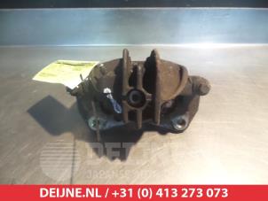 Mitsubishi Space Star Remklauw (Tang) links-voor O325203 foto 2