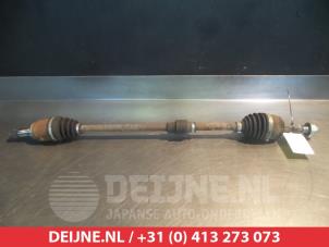 Gebruikte Steekas rechts-voor Mitsubishi Space Star (A0) 1.0 12V Prijs € 50,00 Margeregeling aangeboden door V.Deijne Jap.Auto-onderdelen BV