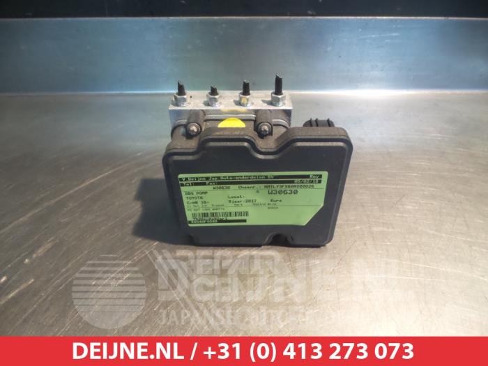 Gebruikte ABS Pomp Toyota C-HR (X1,X5) 1.2 16V Turbo 4x4 Prijs € 150,00 Margeregeling aangeboden door V.Deijne Jap.Auto-onderdelen BV