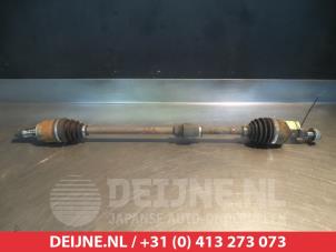 Gebruikte Steekas rechts-voor Mitsubishi Space Star (A0) 1.2 12V Prijs € 50,00 Margeregeling aangeboden door V.Deijne Jap.Auto-onderdelen BV