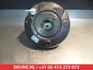 Gebruikte Rembekrachtiger Toyota C-HR (X1,X5) 1.8 16V Hybrid Prijs € 250,00 Margeregeling aangeboden door V.Deijne Jap.Auto-onderdelen BV