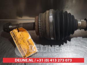 Toyota Rav-4 Aandrijfas links-voor O318736 foto 2