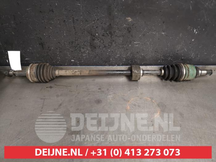 Toyota Yaris Aandrijfas rechts-voor O320033