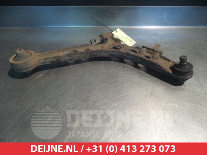 Hyundai Trajet Draagarm onder rechts-voor O382082