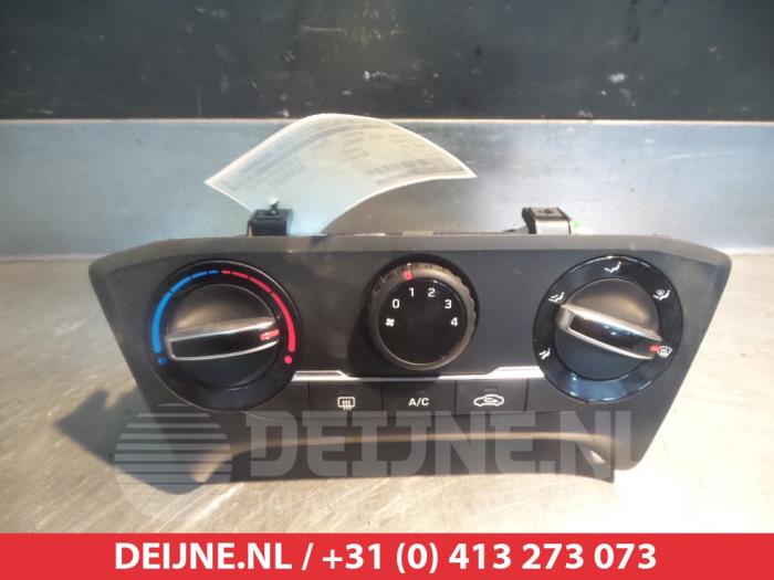 Hyundai I20 Kachel Bedieningspaneel O305598