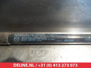 Mazda 3 Gasdämpfer links hinten O293532 foto 2