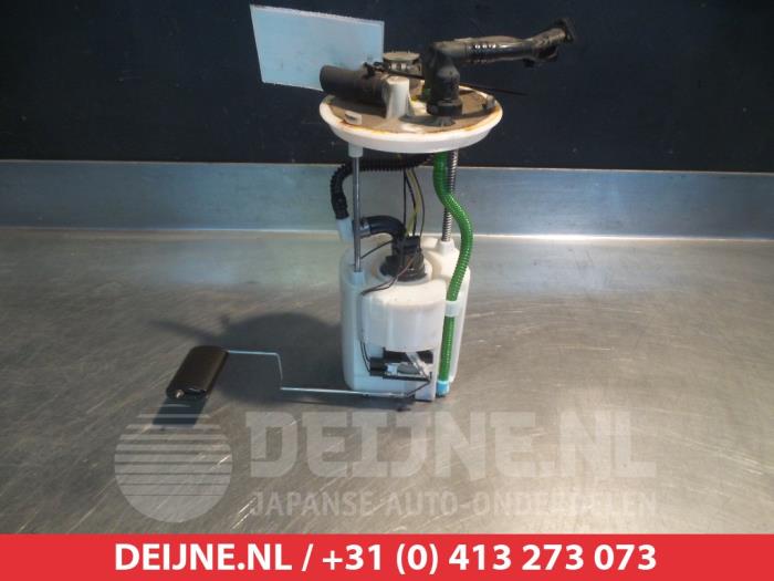 Gebruikte Tank element Pomp Hyundai iX35 (LM) 2.0 CRDi 16V 4x4 Prijs € 65,00 Margeregeling aangeboden door V.Deijne Jap.Auto-onderdelen BV