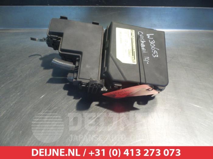 Nissan Qashqai Zekeringkast O350274