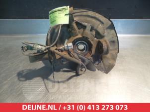 Toyota Avensis Fusee rechts-voor O324177 foto 2