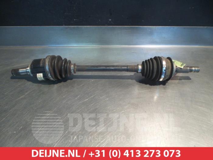 Toyota Verso-S Front drive shaft, left O318792