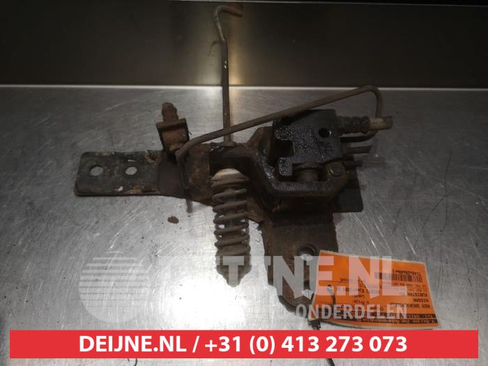 Nissan Kubistar EBD system O324365
