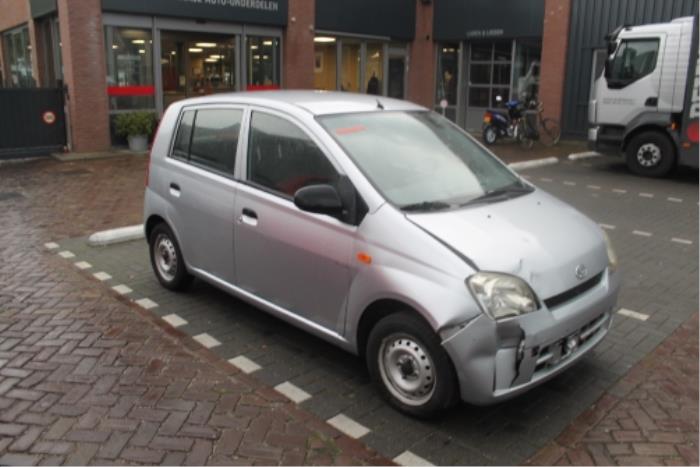 Daihatsu Cuore Tür 4-türig rechts hinten O286660