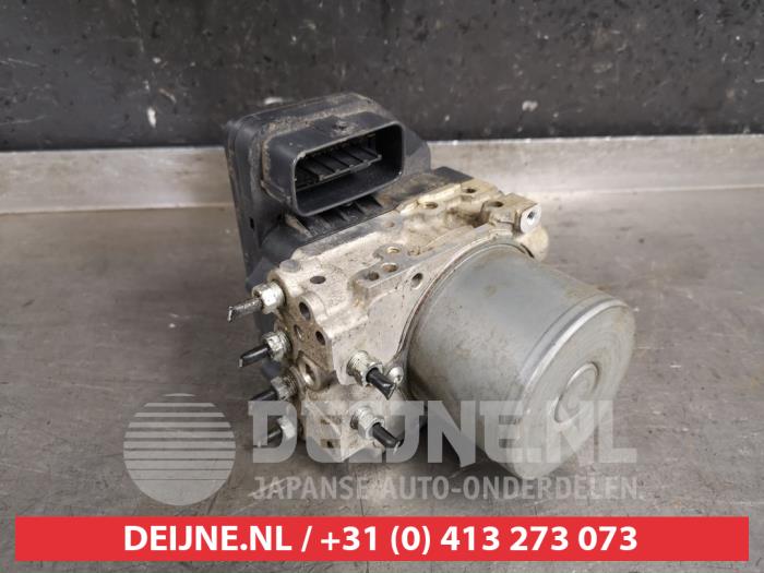 Gebruikte ABS Pomp Toyota RAV4 (A4) 2.0 D-4D 16V 4x2 Prijs € 250,00 Margeregeling aangeboden door V.Deijne Jap.Auto-onderdelen BV